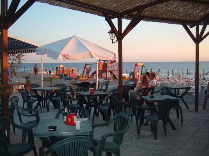 Hotel Il Castello Паола Екстериор снимка